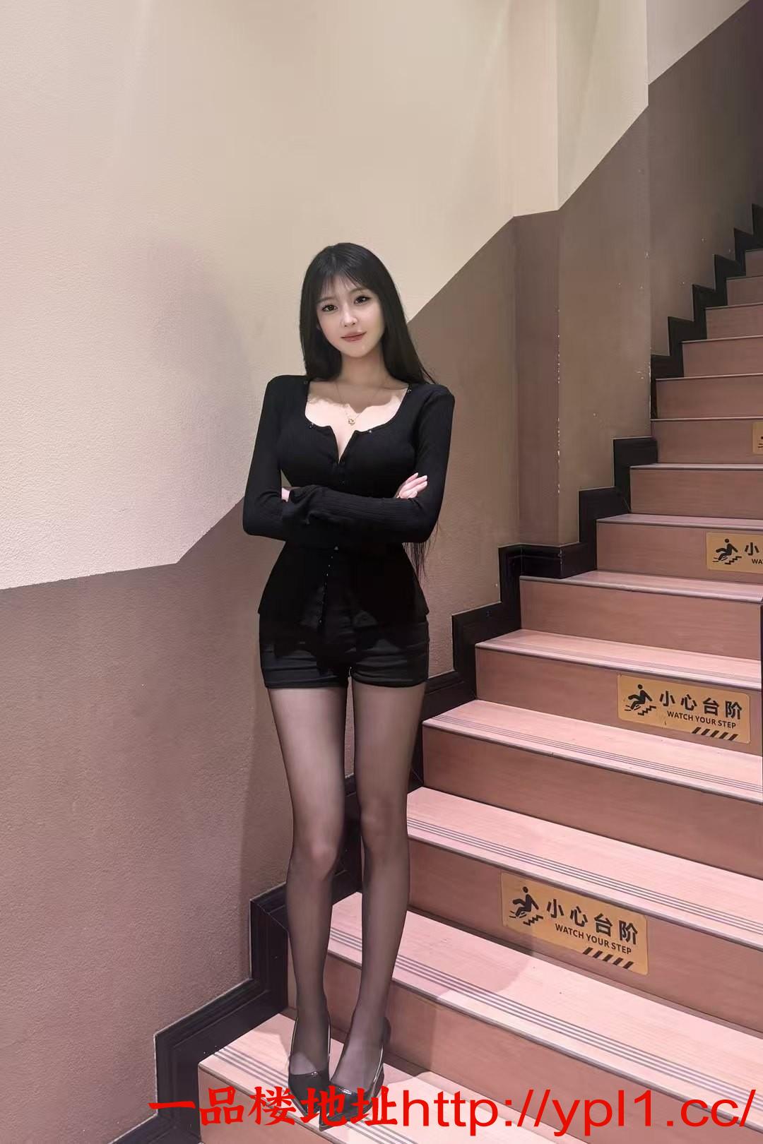 粉嫩鲍鱼骚逼易高潮潮喷水多多