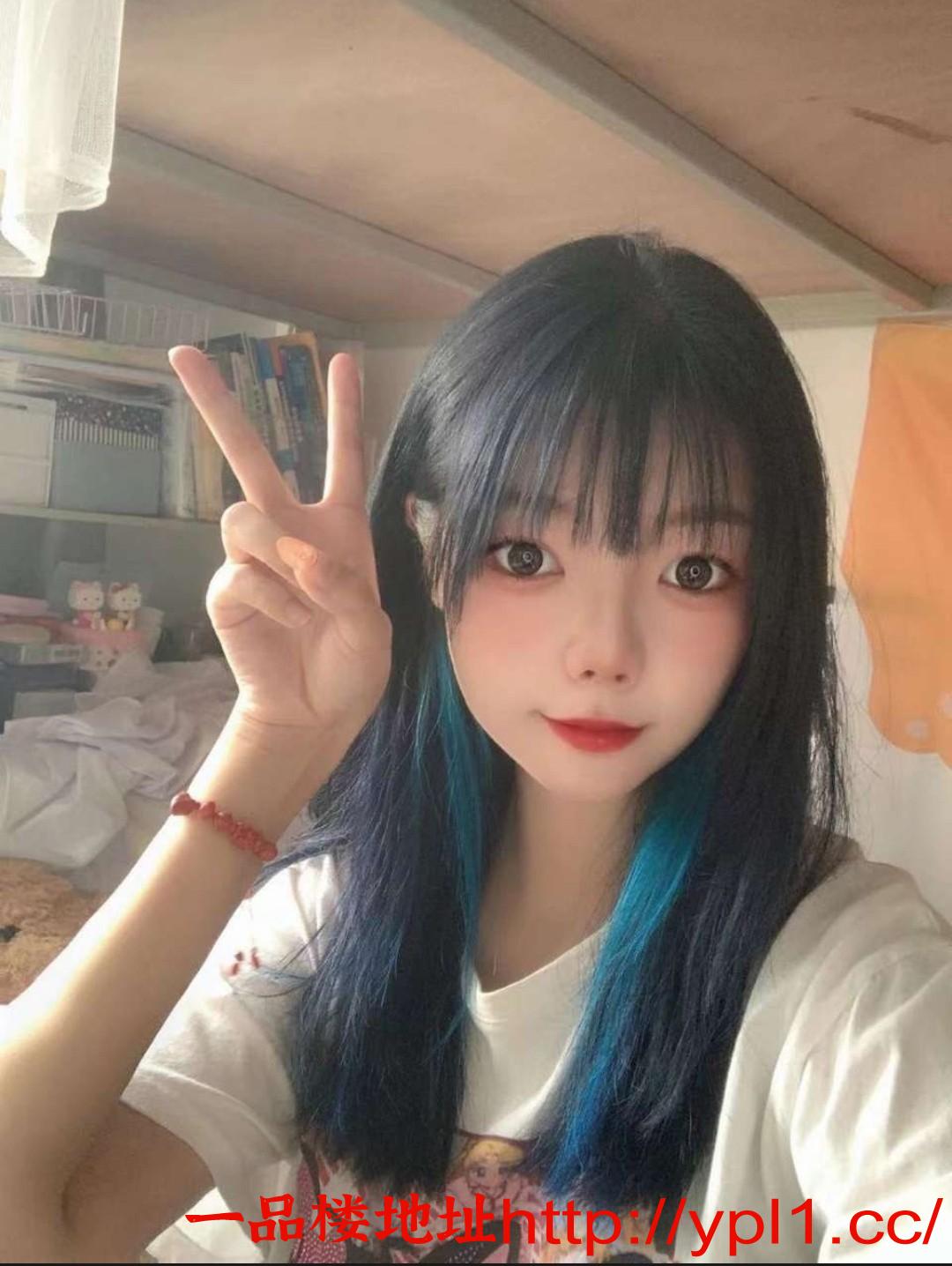 职业学院妹子短期下海自带工作室