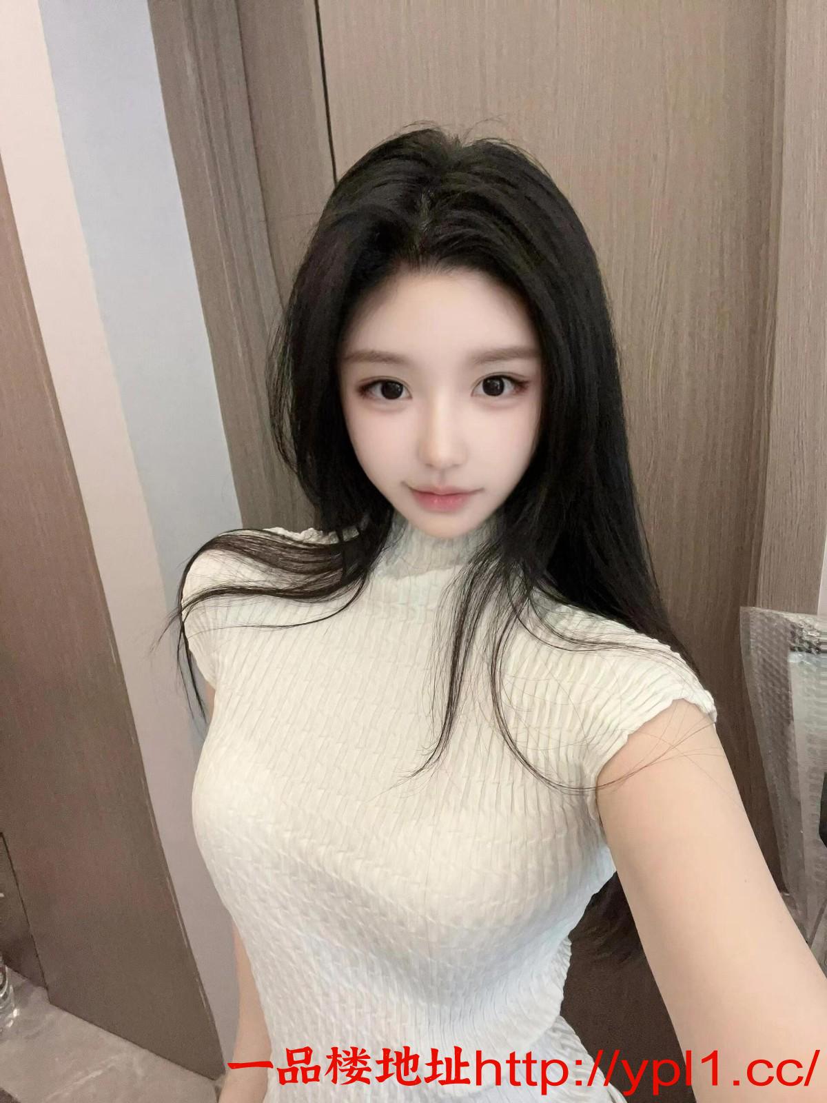 02年医学院毕业的小护士  不像兼职更像女朋友