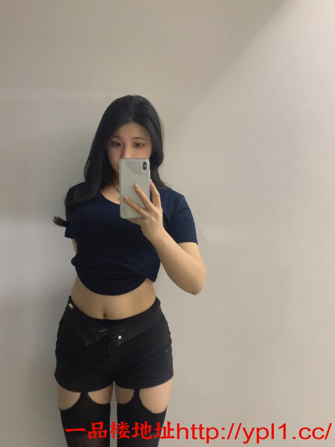 刚毕业的妹妹逼紧多水叫声动人