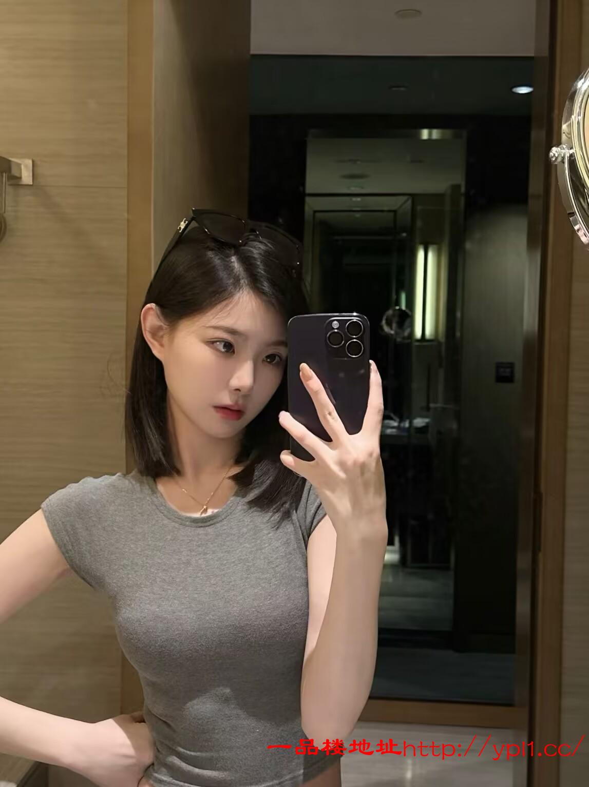 出击兼职小妹的迷人嫩逼