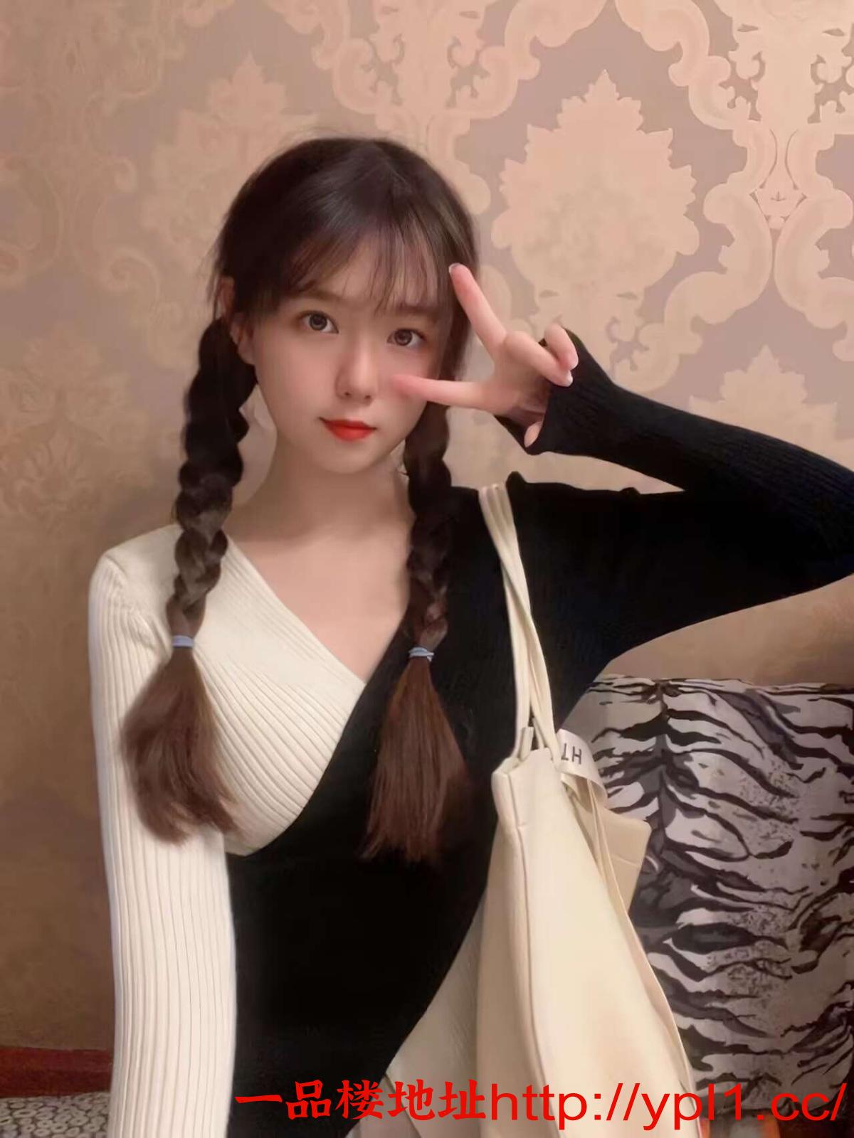 一个很骚的兼职小美女