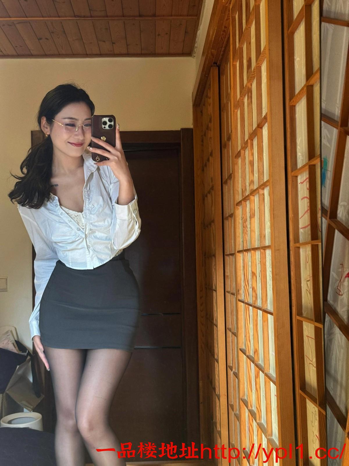 极品幼教老师粉嫩白虎鲍鱼