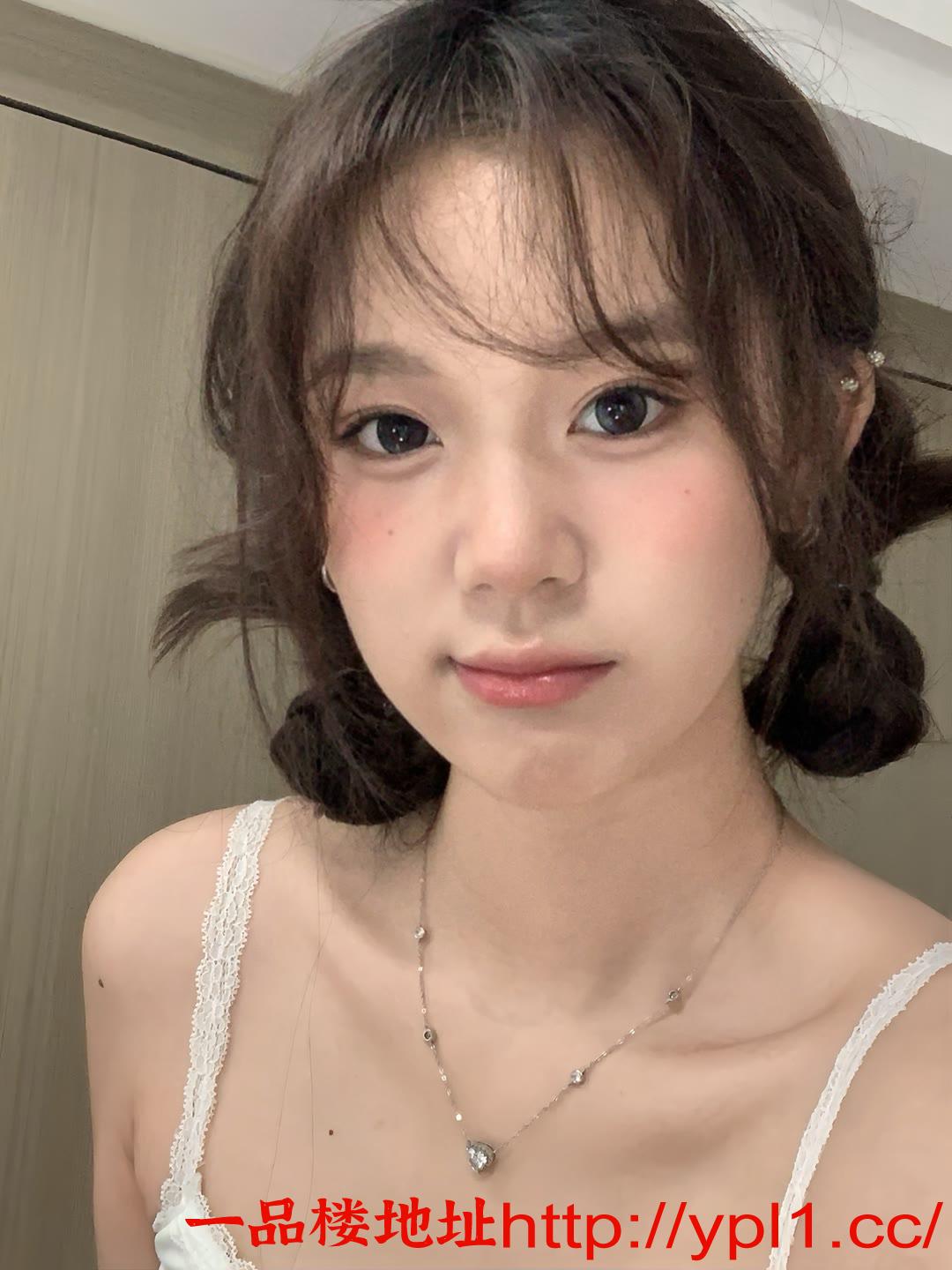 肤白性感潮喷嫩妹（外出）