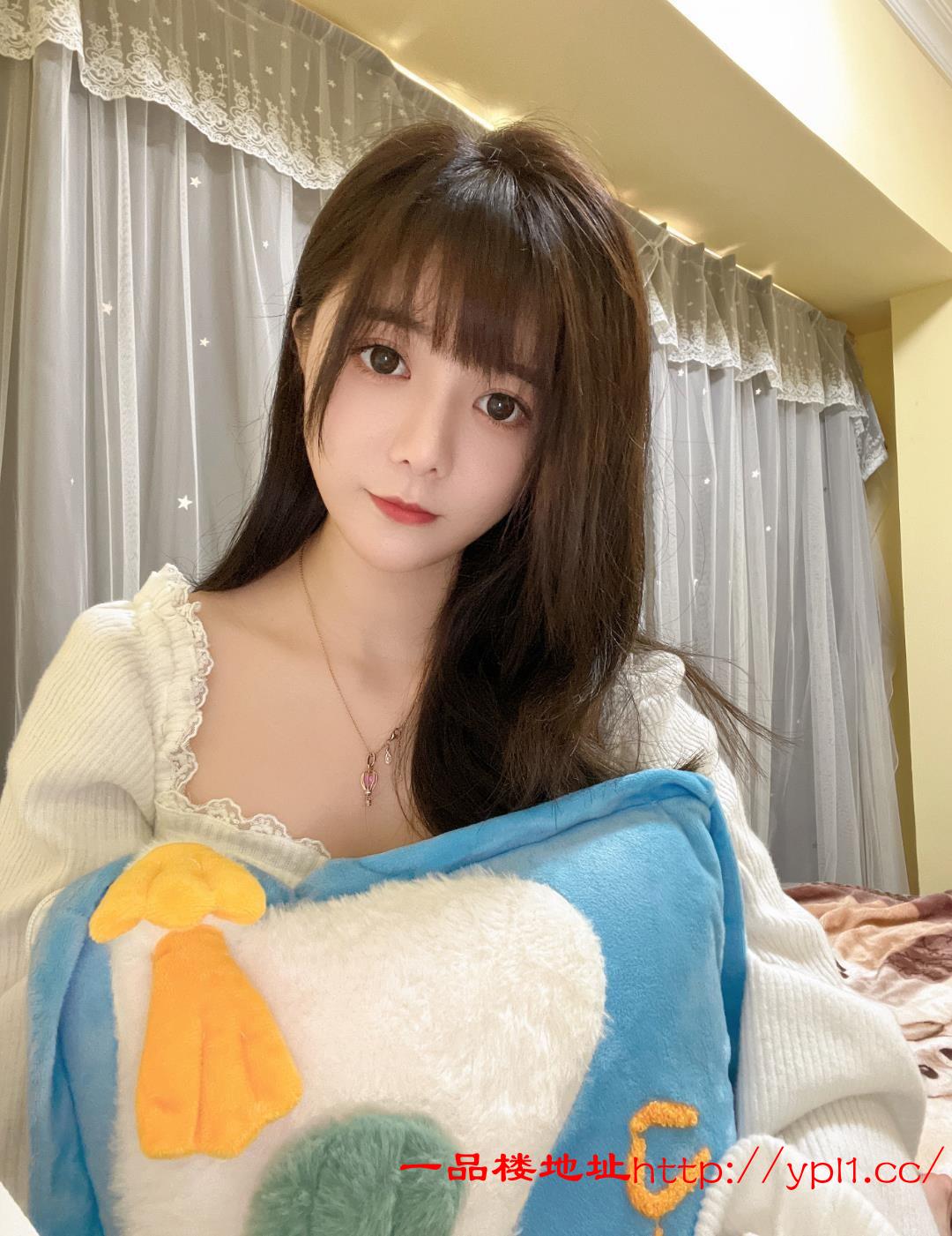 新北身材娇小、皮肤白嫩