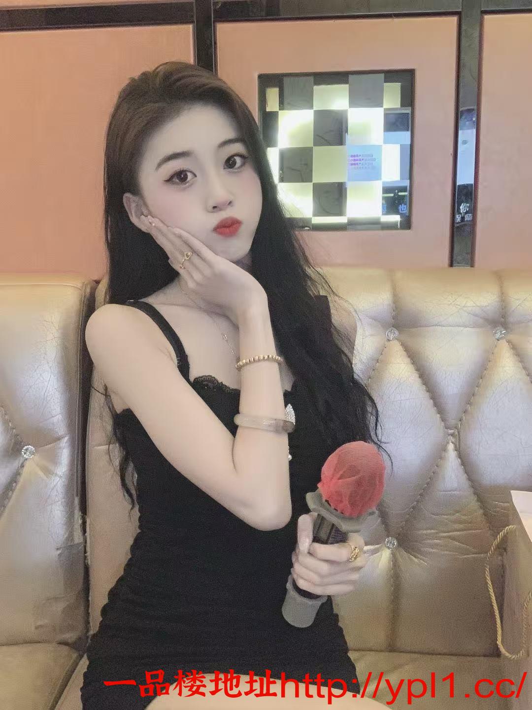 青羊超性感大长腿爆乳嫩逼白虎小姐姐