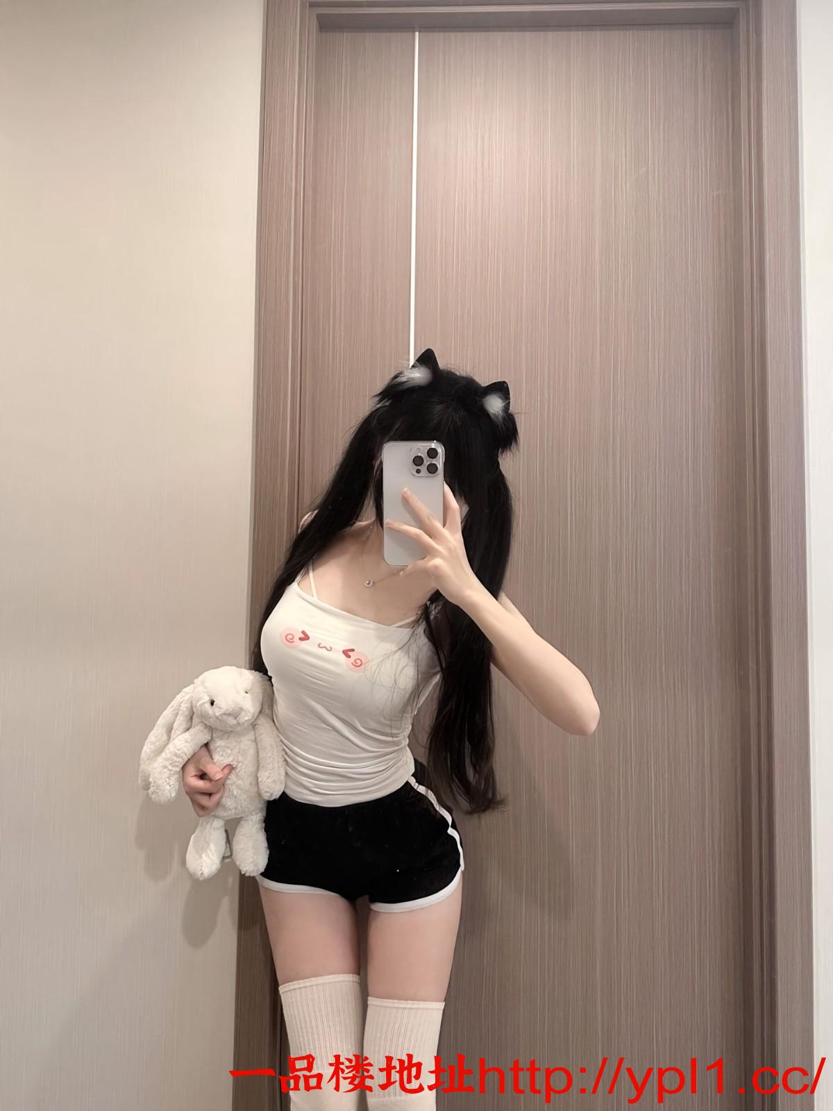 骚妹妹身材性感胸大屁股大