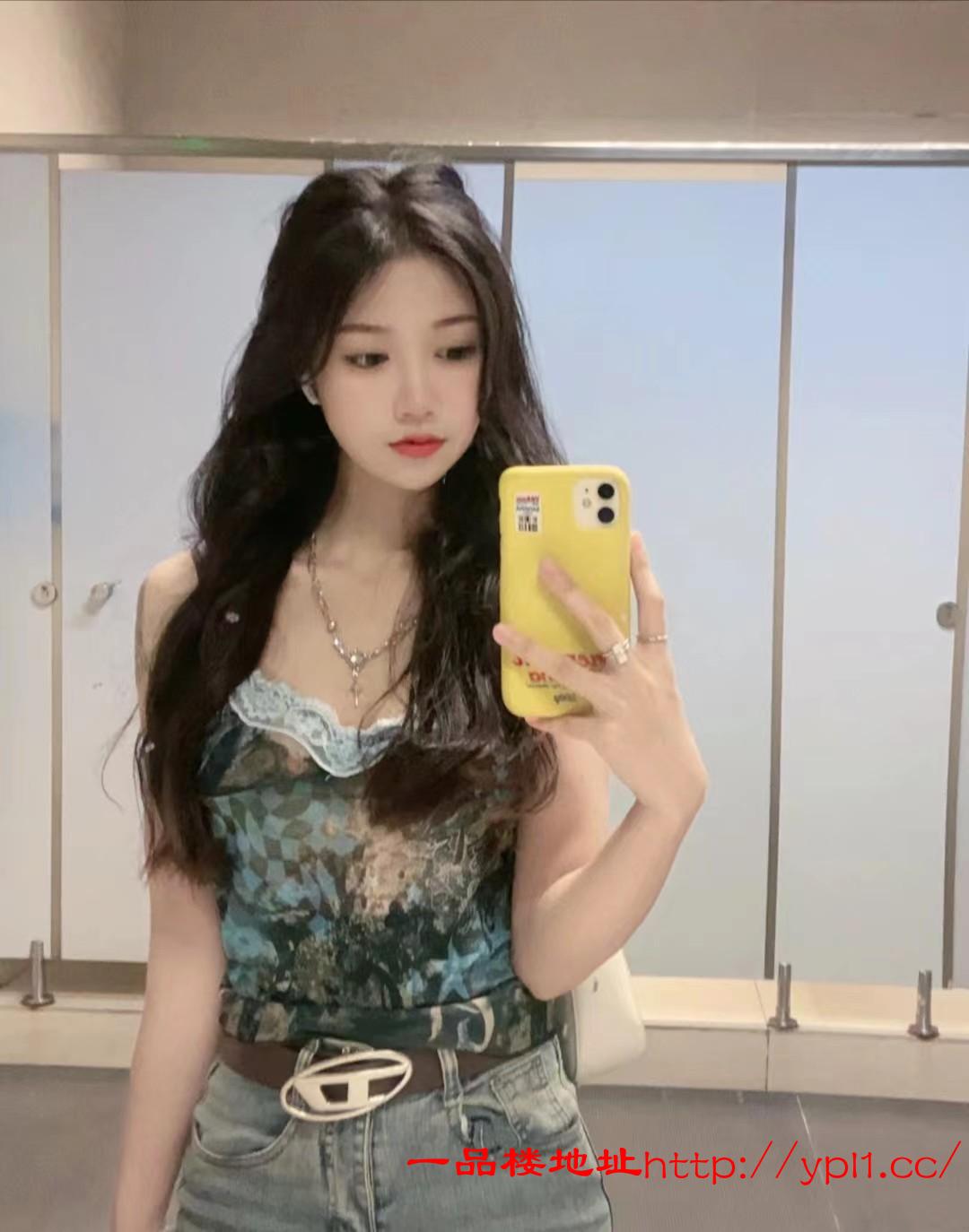 身材火辣善解人意的小姐姐