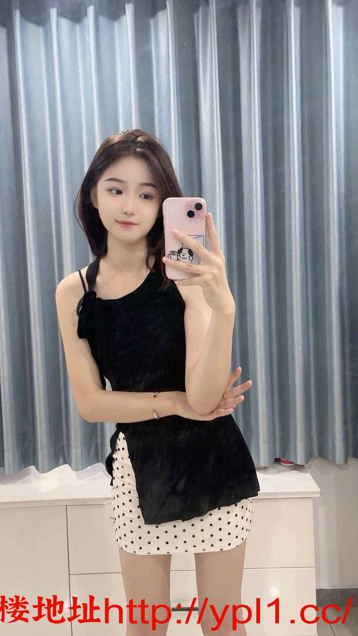 清纯长腿小妹自带公寓