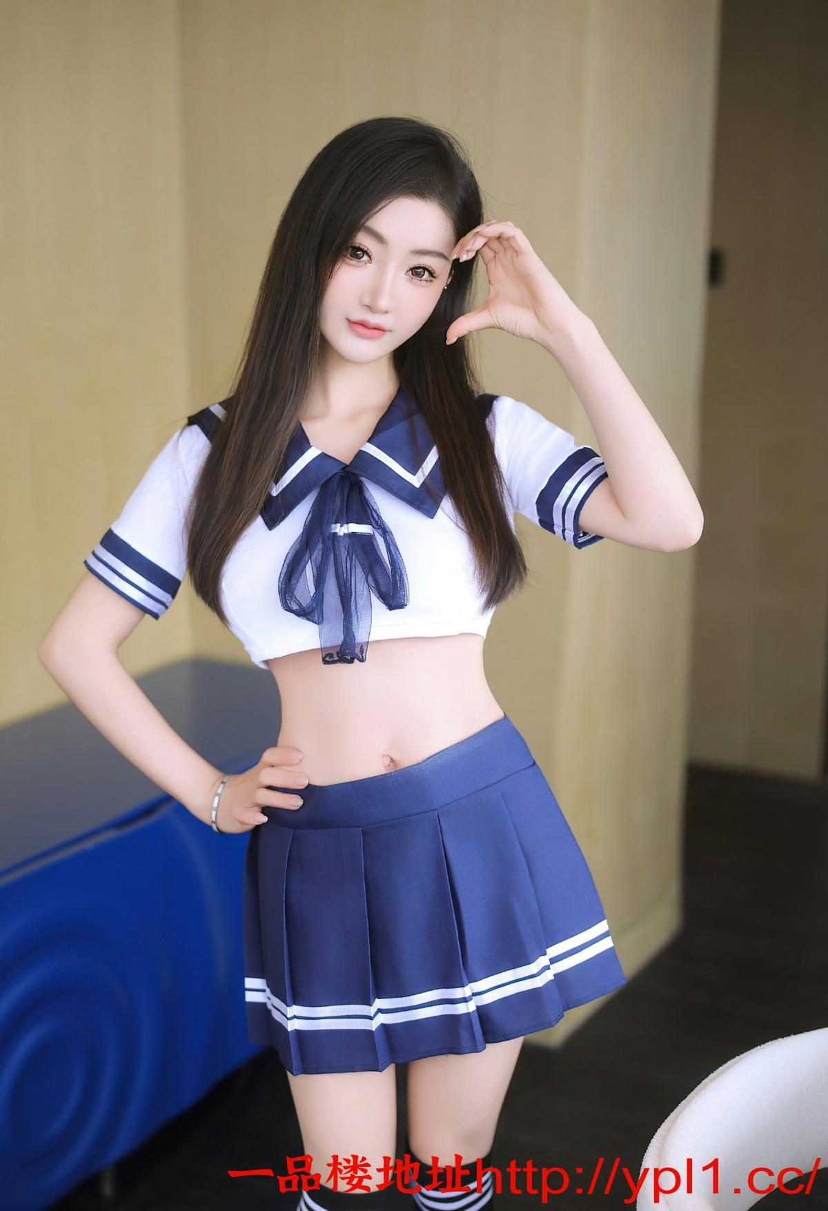 性感温和娇小妹子让我舍不得用力