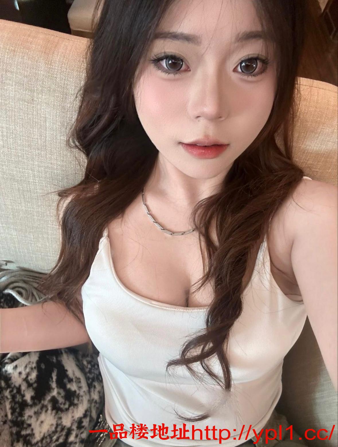 极品嫩妹骚逼水多姿势多奶子圆润可上门