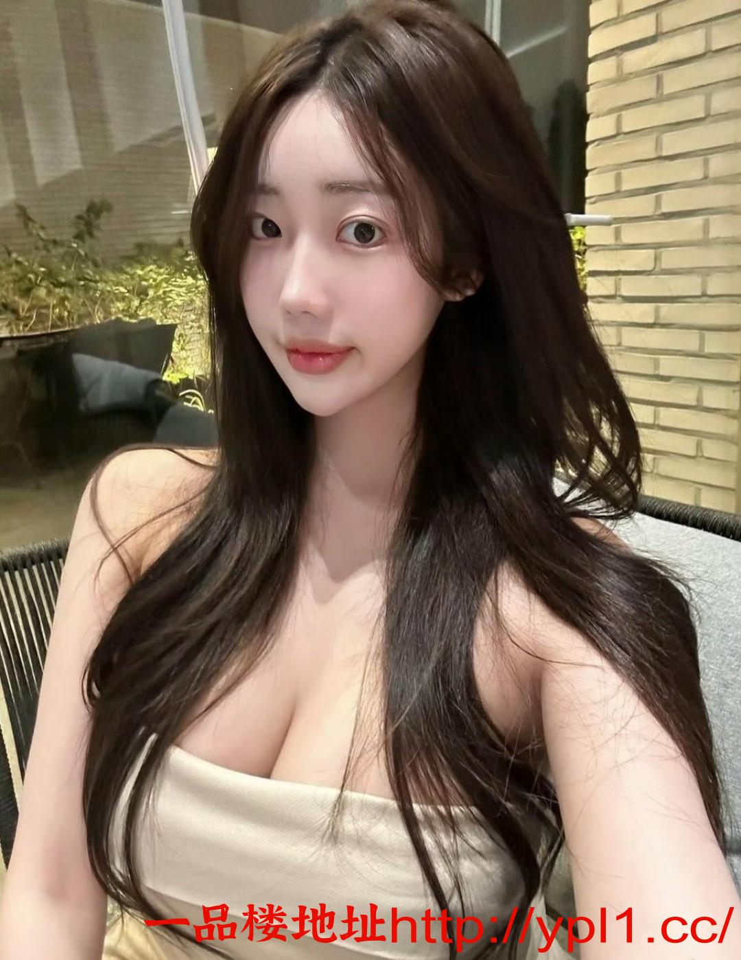 性欲很强b很紧的一个骚妹妹