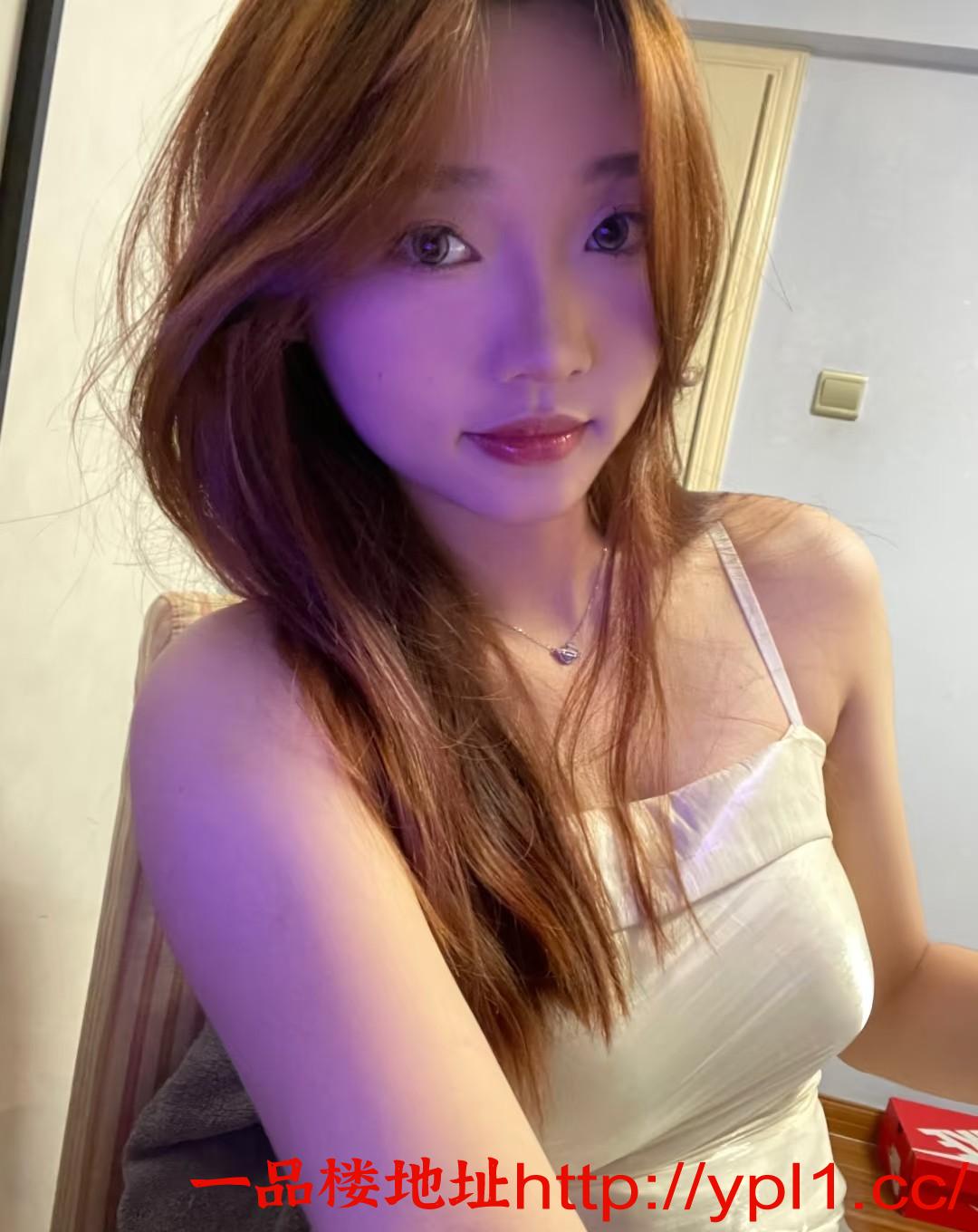 温柔体贴，制服诱惑，妩媚骚浪服务极好的妹子