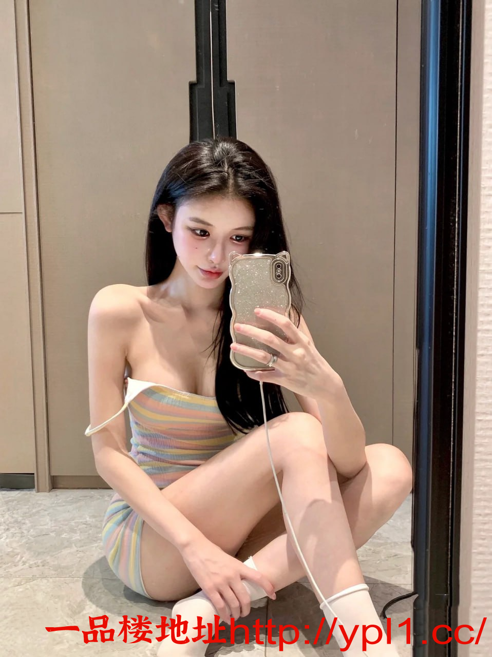 紧致骚骚小妹妹气质逼人