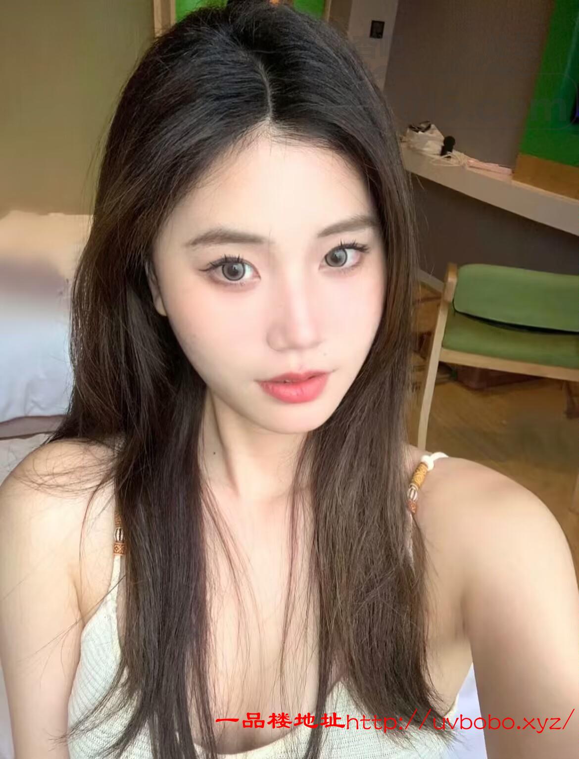 口爆黑丝妹妹足交射腿上