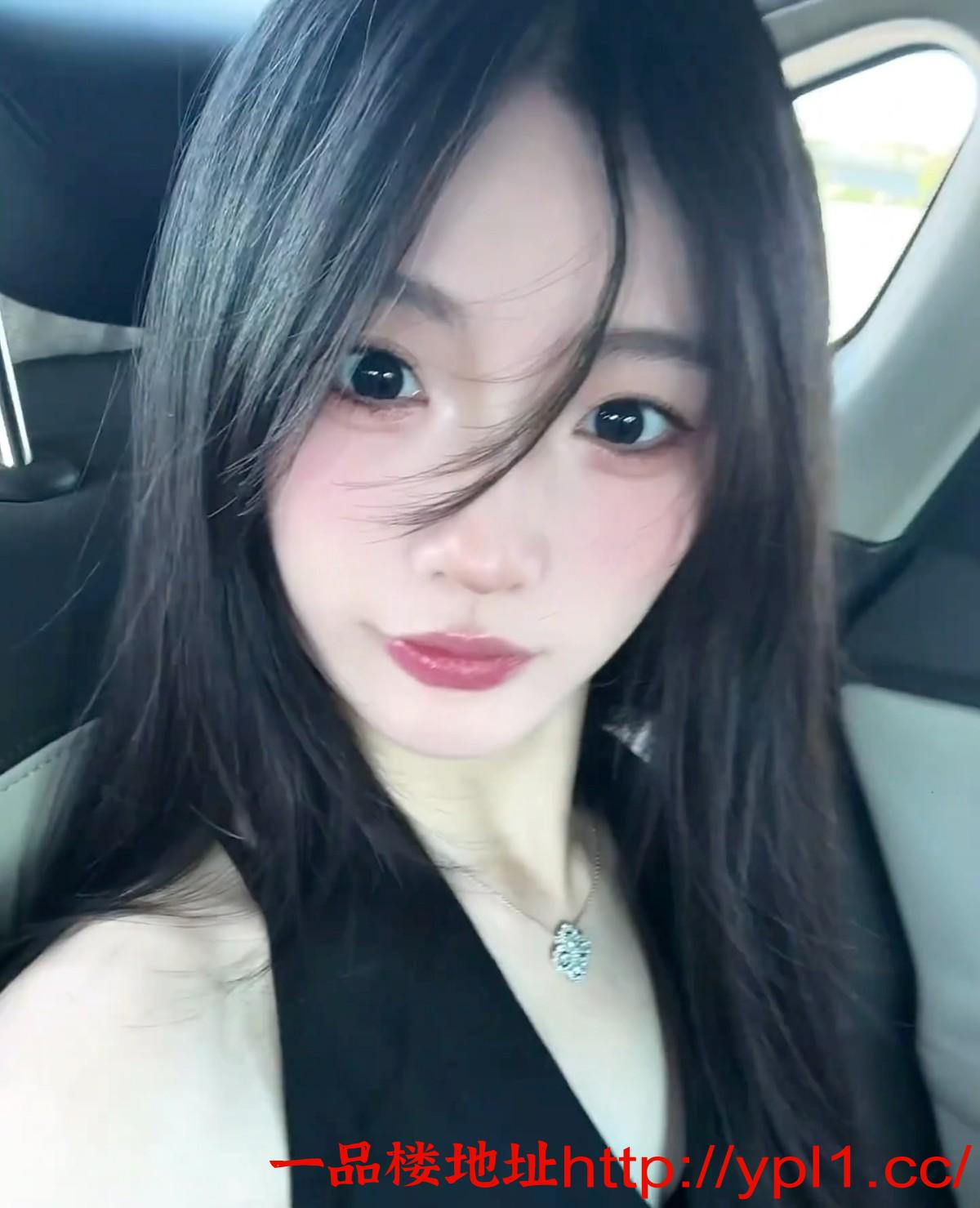 胸大臀翘梨型身材粉嫩多汁超极骚