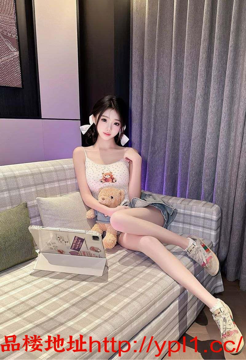 白嫩小新人逼紧乳头超粉嫩