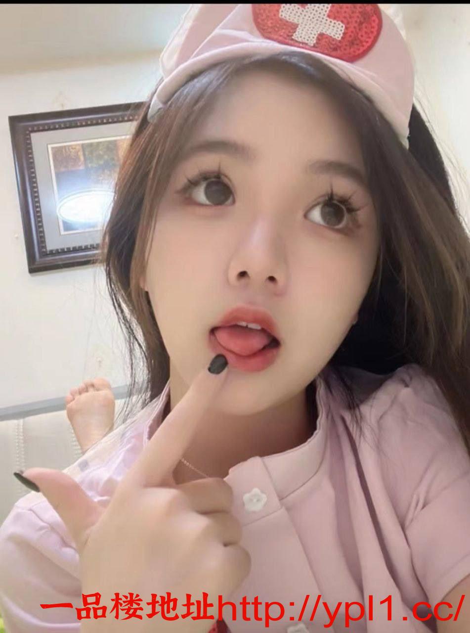 性感小妹三点粉小穴嘴巴很紧