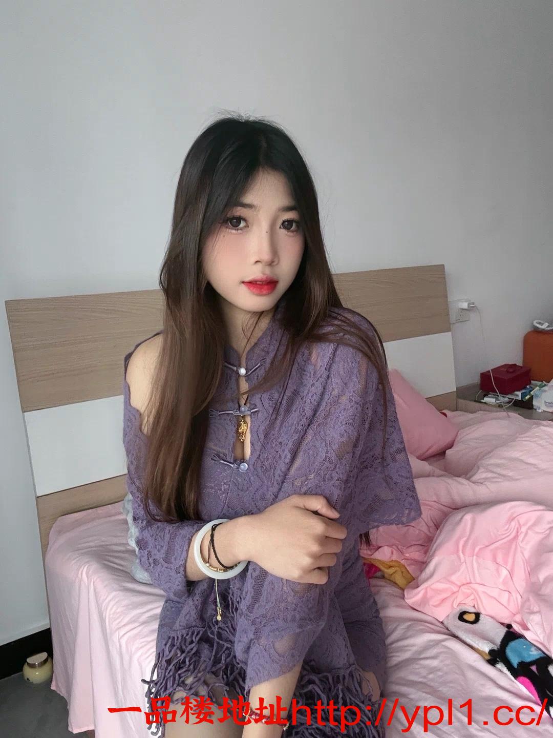 重庆嫩妹穴紧女上很棒