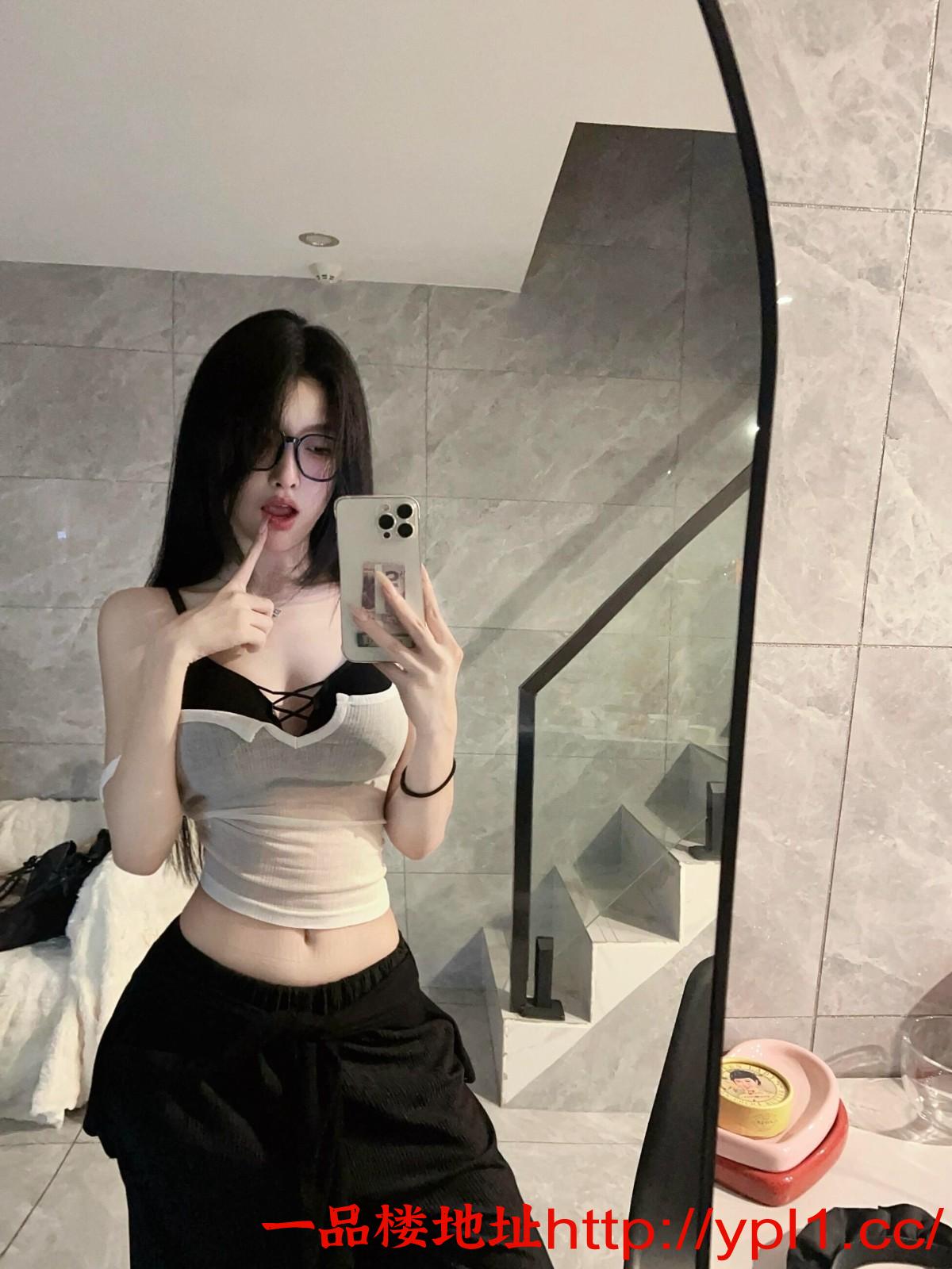 苗条大长腿御姐