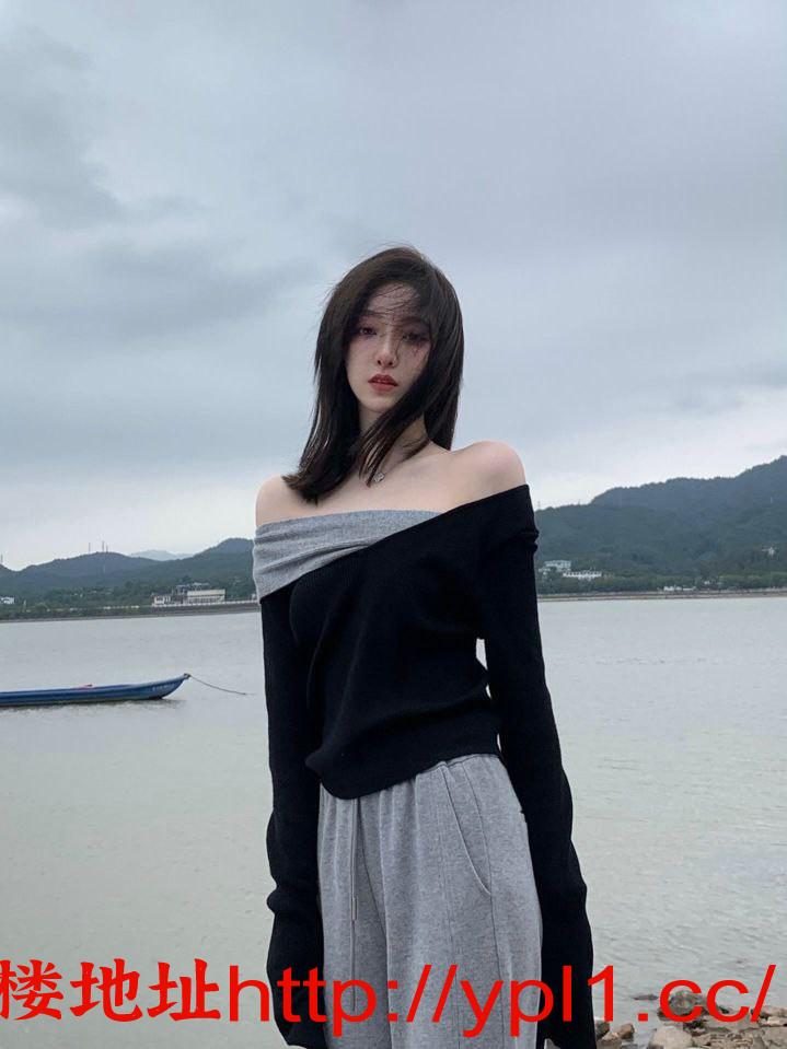 颜值真的很在线，活力满满的一个少女，彻底把我沦陷，好久没有见过这么没有风尘味的小姐姐