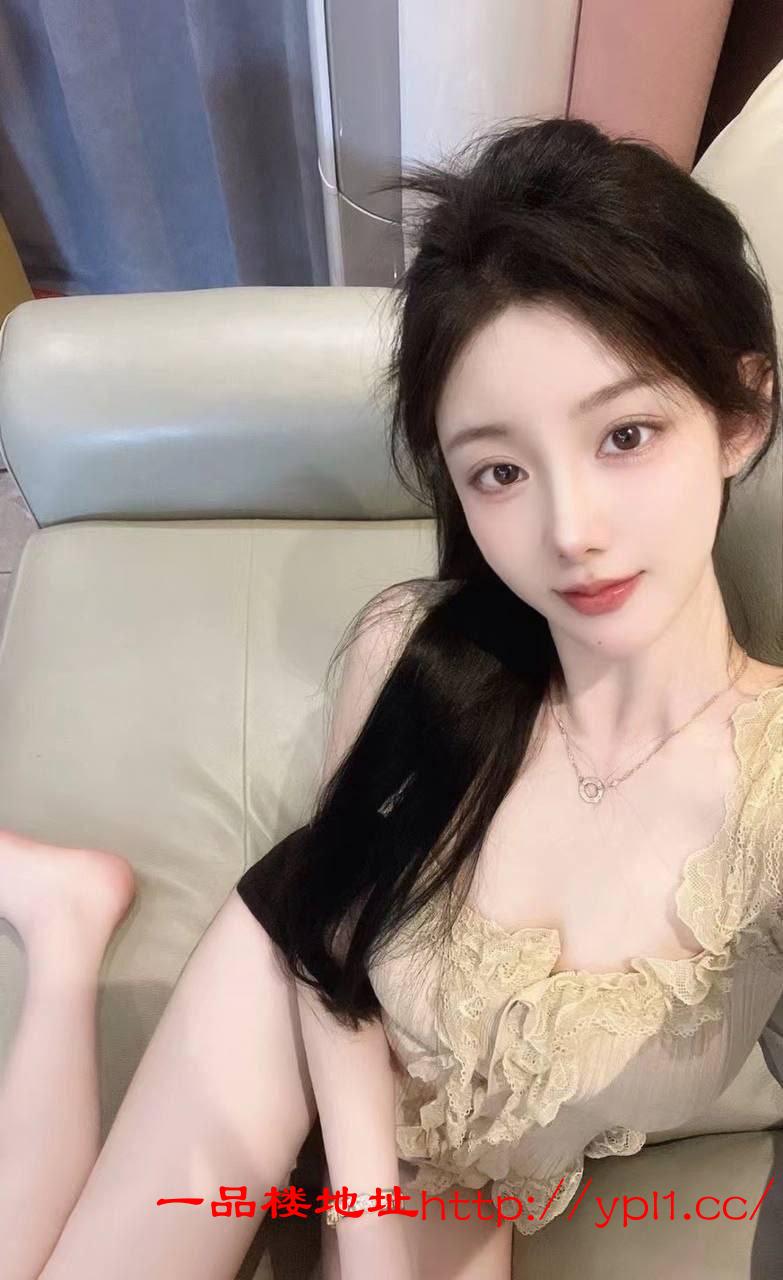 包河蕾丝边制服白嫩妹子