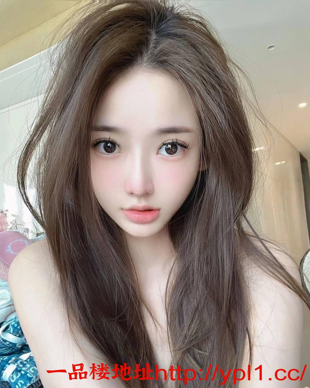 身材火辣嫩妹各种制服体验