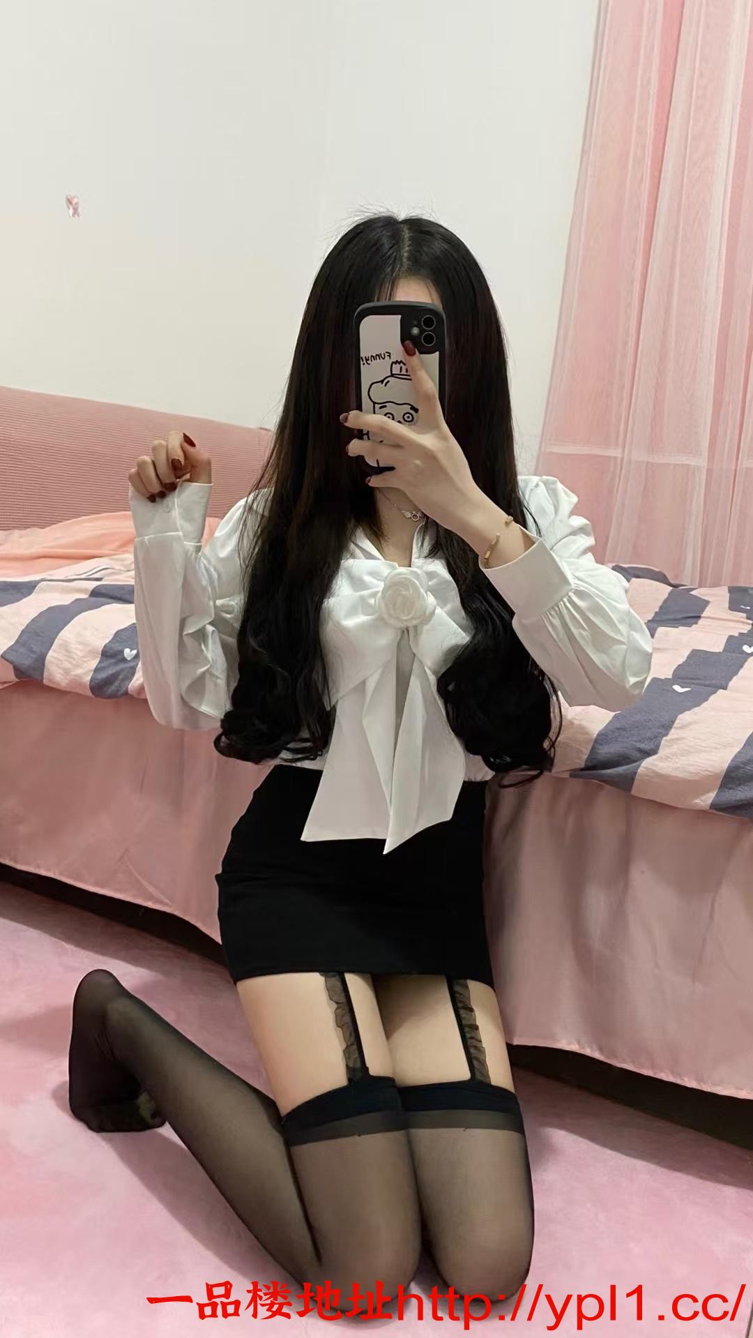 发浪性感制服美女