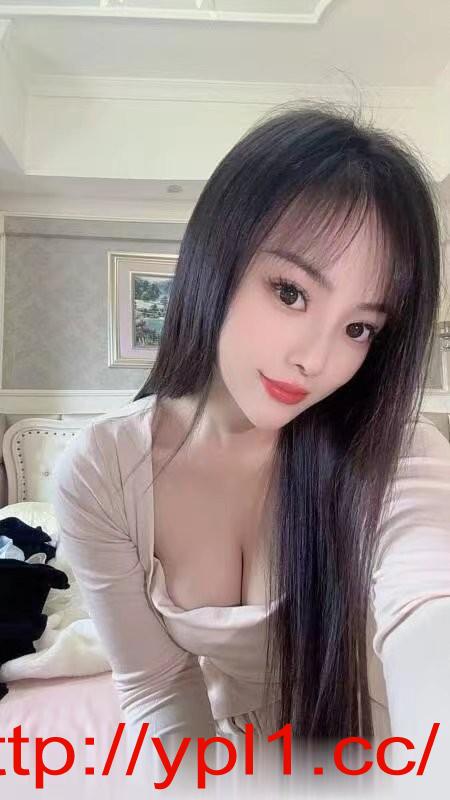 性感制服大胸御姐老师