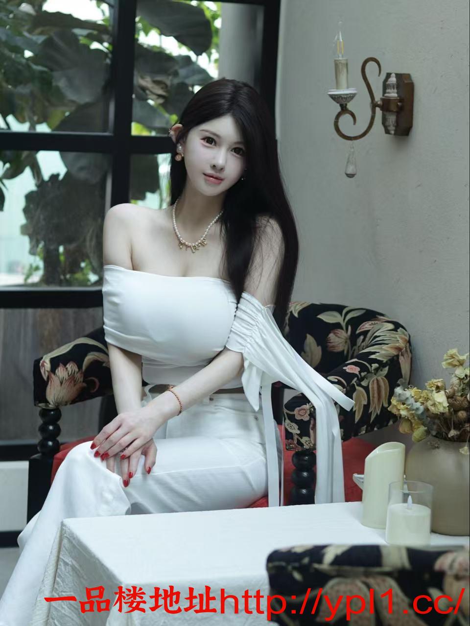 火辣身材小姐姐