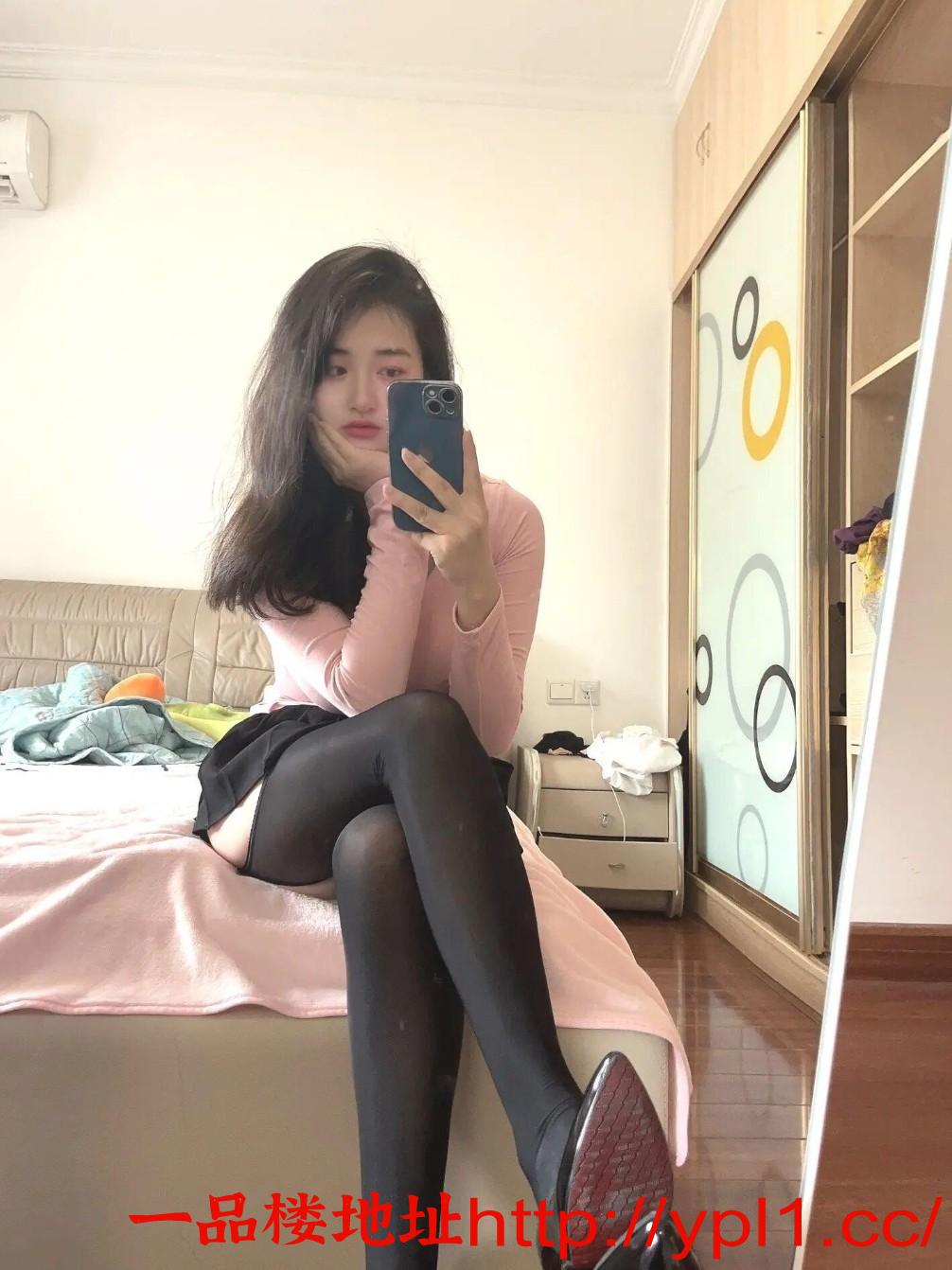 超级性感大胸妹兼职穴紧女上很棒，可外