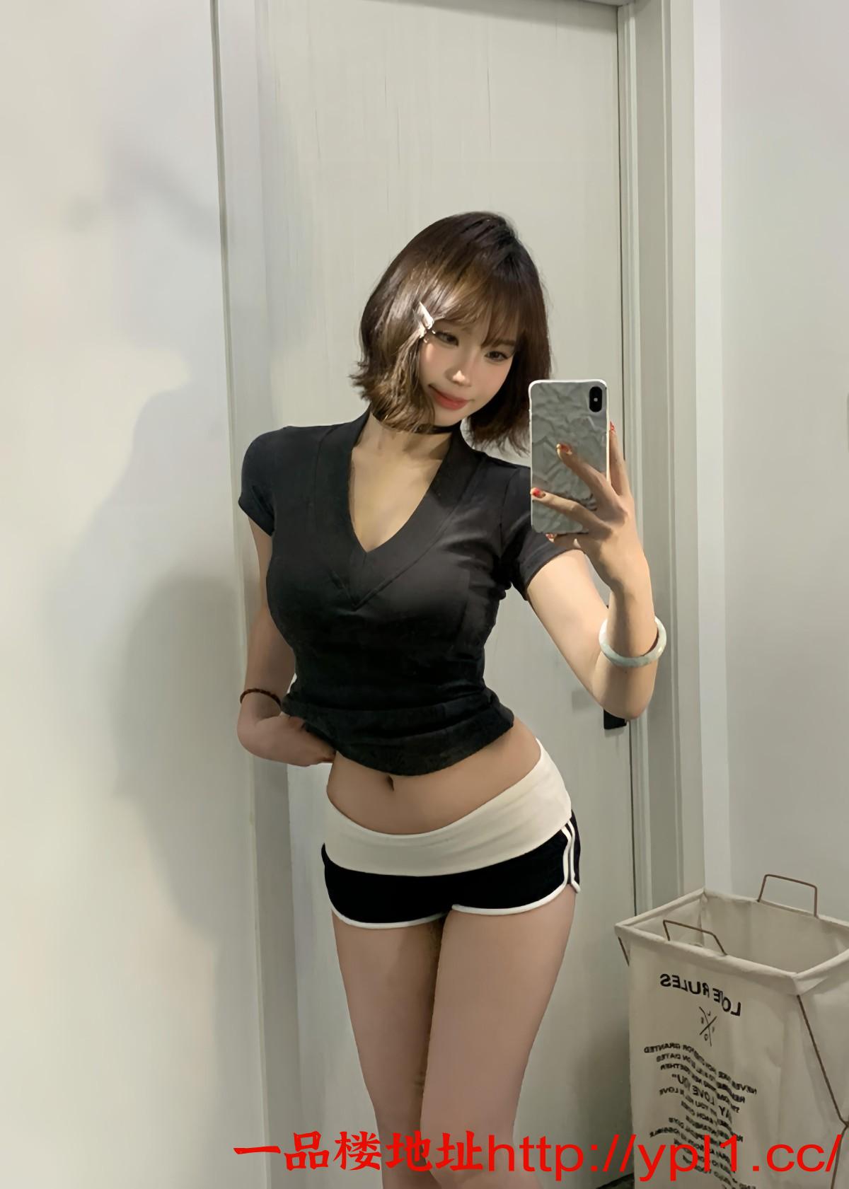 逼紧水多，粉逼两次