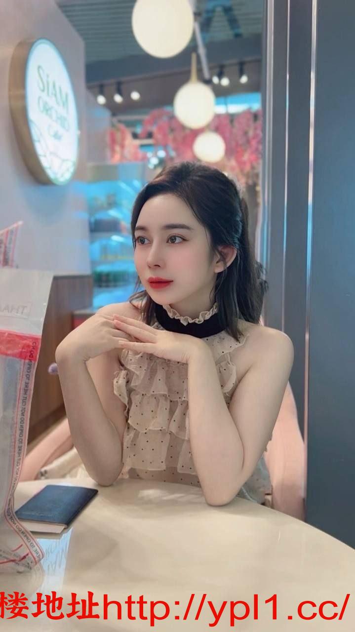 精选教师短暂下海包子馅粉嫩多汁