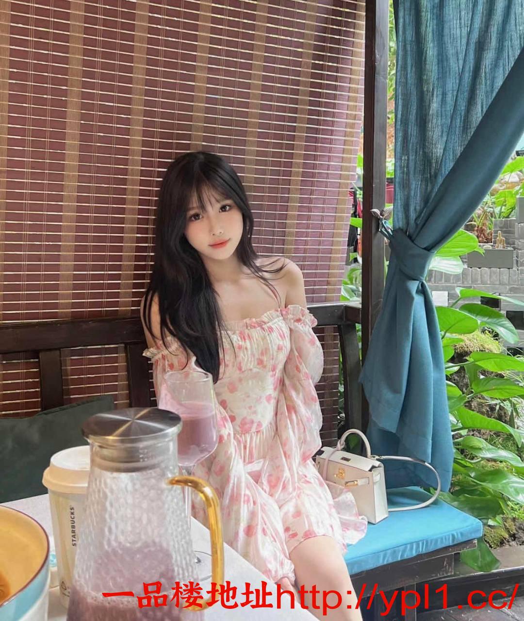 极品粉逼颜值担当小学妹